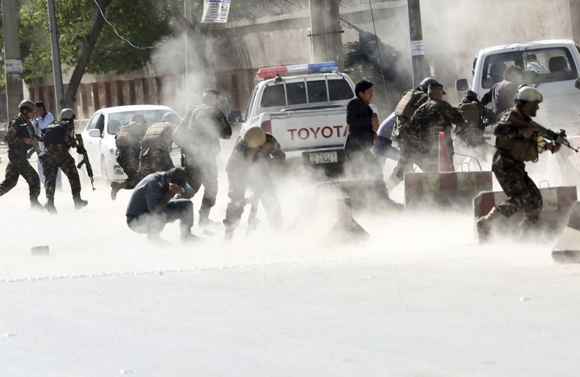 انفجار سيارة قرب وزارة الأشغال تبعه إطلاق نار بالعاصمة كابول