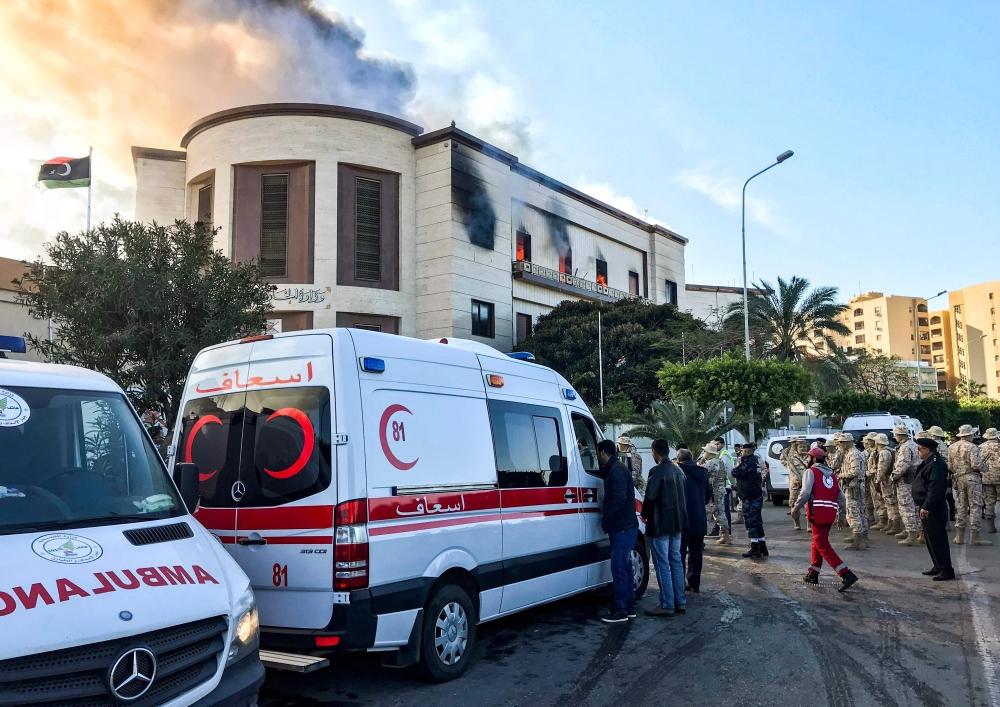 قتيل على الأقل في الهجوم على وزارة الخارجية الليبية في طرابلس
