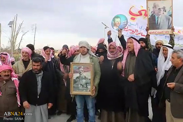 Public gathering in Deir Ezzor celebrating Syrian Army’s entry into Menbij / Pics