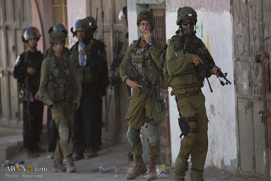 Israeli forces detain 32 Palestinians in West Bank
