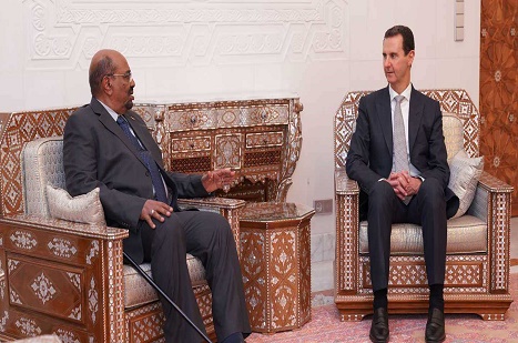 Ömer el-Beşir: Suriye'yi Arap Dünyasına Geri Getirmek İçin Çaba Harcıyoruz