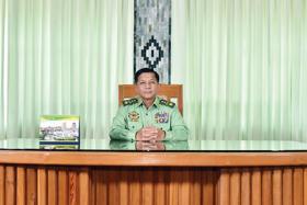 ေအးခ်မ္းစြာေနလုိသည့္ ျပည္သူမ်ား၏ ဆႏၵျပည့္စုံေစရန္ လက္တဲြေဆာင္ရြက္မည္ဟု တပ္ခ်ဳပ္ေျပာ
