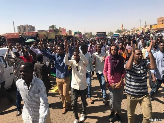 السودان: مسيرات نحو "القصر الجمهوري والبرلمان"