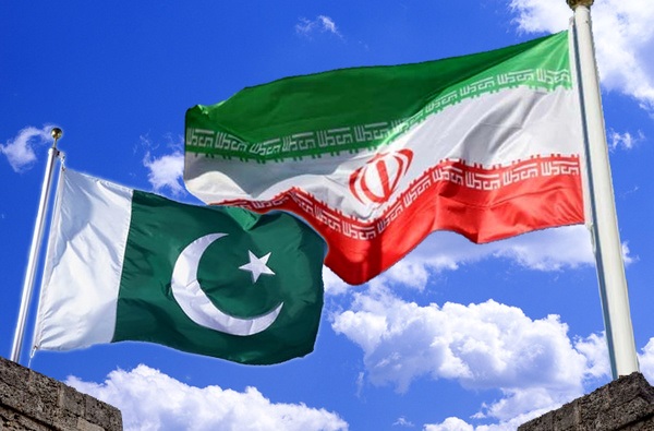 پاکستانی اخبار کی حکومت کو ایران سے تعلقات بڑھانے کی تجویز