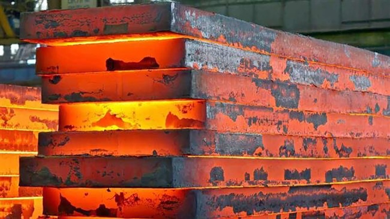 अमरीकी पाबंदियों से ईरान के स्टील उद्योग की हुयी चांदी