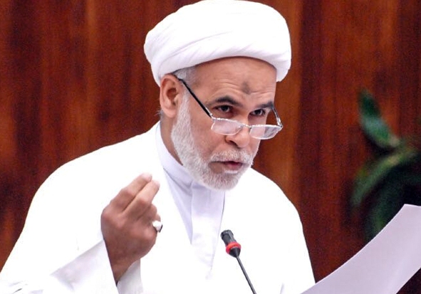 الافراج عن "الشيخ حمزة الديري" بعد قضائه الحكم بسجنه سنة بتهمة المشاركة في اعتصام الدراز
