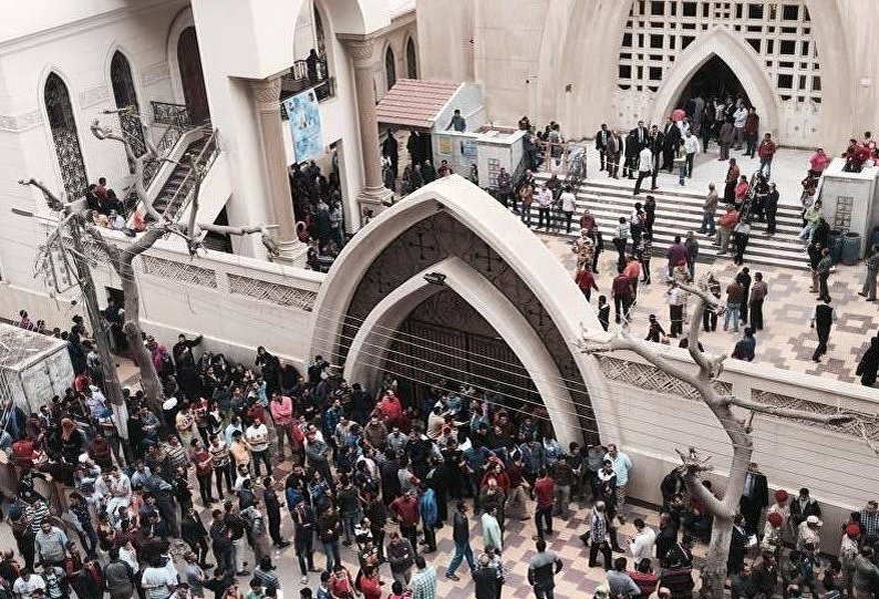 الأمن المصري يفكك عبوة ناسفة أمام كنيسة في الإسكندرية