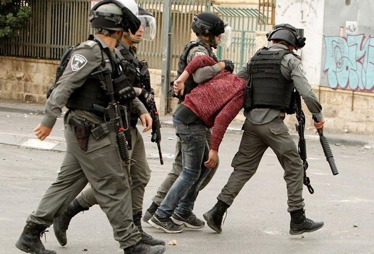 الاحتلال يعتقل 4 مواطنين فلسطينيين في الضفة الغربية