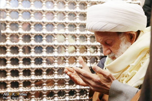 Photos: Sheikh Isa Qassim's presence at Imam Hussain (AS) Holy Shrine