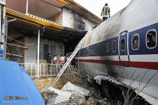 Boeing 707 cargo plane crashes in Iran's Alborz province / Pics