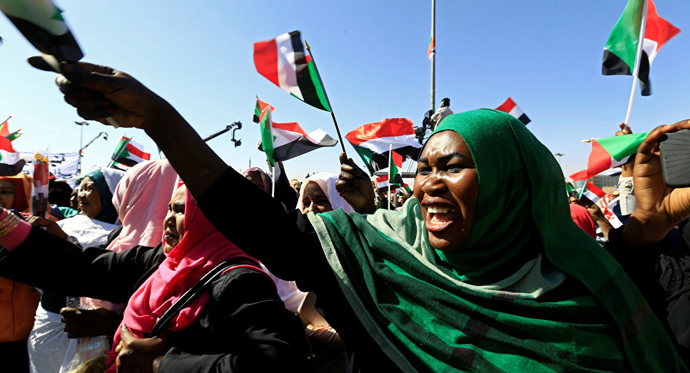 فصيلان جديدان في السودان يعلنان الإضراب العام وهيئة العلماء تدعو البشير للعدل