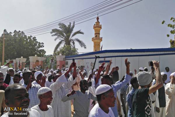 تقرير مصور/ تظاهرات في السودان تطالب بتغيير البشير