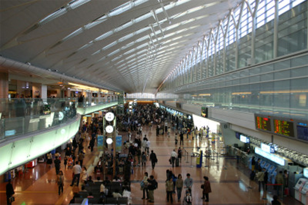 羽田空港国際線ターミナル　ムスリム向けレストラン、礼拝室、お土産売り場