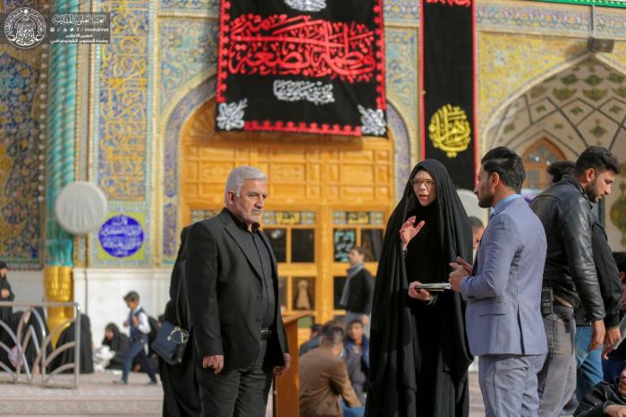 صحفية بريطانية بعد التجوال في أرجاء مرقد أمير المؤمنين(ع) تتحدث عن شعورها+(صور)