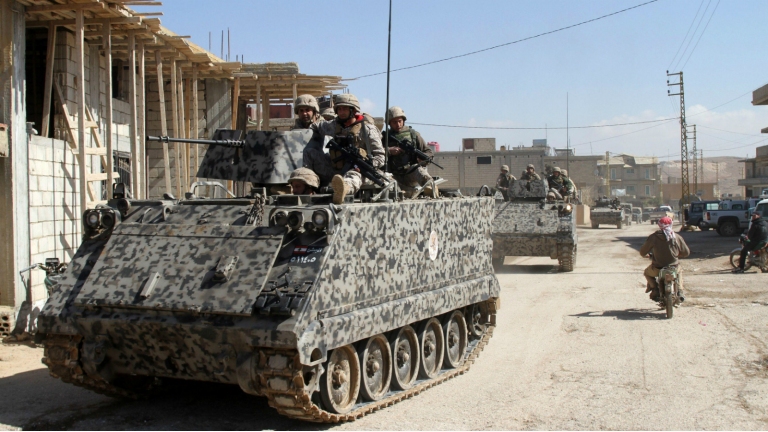 الجيش اللبناني يوقف أحد أخطر المطلوبين الارهابيين في بلدة عرسال