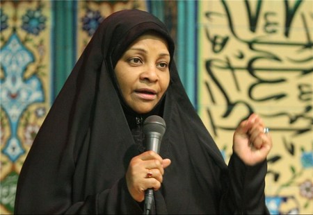 السلطات الأمیركیة تفرج عن الصحفیة في قناة "برس تي في" مرضية هاشمي