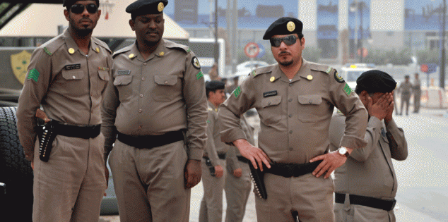 مصر تشكل "خلية أزمة" بعد اعتقال السعودية عددا من مواطنيها 