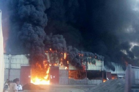 Suudiler Yemen’de tahıl silolarını bombaladı