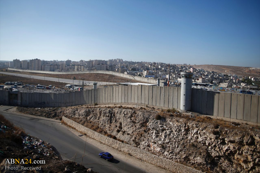 US President invokes Israeli wall to justify border barrier