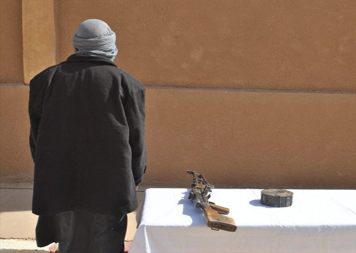 إرهابي يسلم نفسه للسلطات الجزائرية