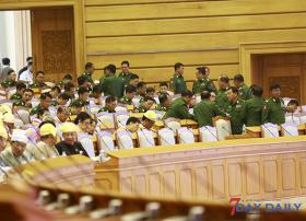 လႊတ္ေတာ္ေကာ္မရွင္ႏွင့္ ေကာ္မတီအဖဲြ႕၀င္ အစားထုိး၊ ေျပာင္းလဲျခင္းတုိ႔ကို တပ္မေတာ္သား ကိုယ္စားလွယ္မ်ား ကန္႔ကြက္