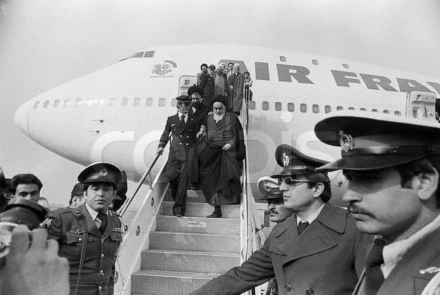 ايران تبدأ احتفالاتها بذكرى "انتصار الثورة الاسلامية"