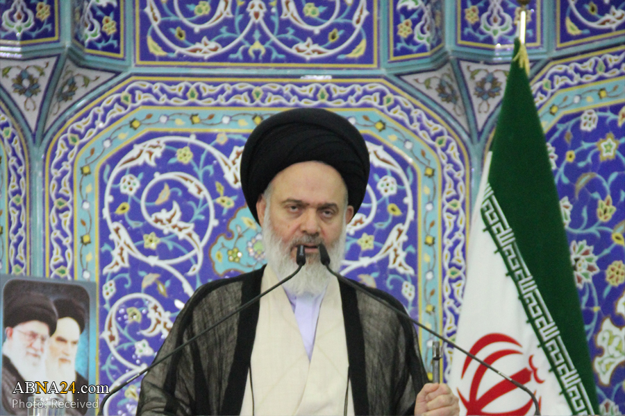 Imam Khomeini combined politics, spirituality