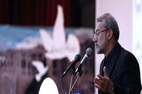 Laricani: İsrail’in cesareti varsa İran’a saldırsın