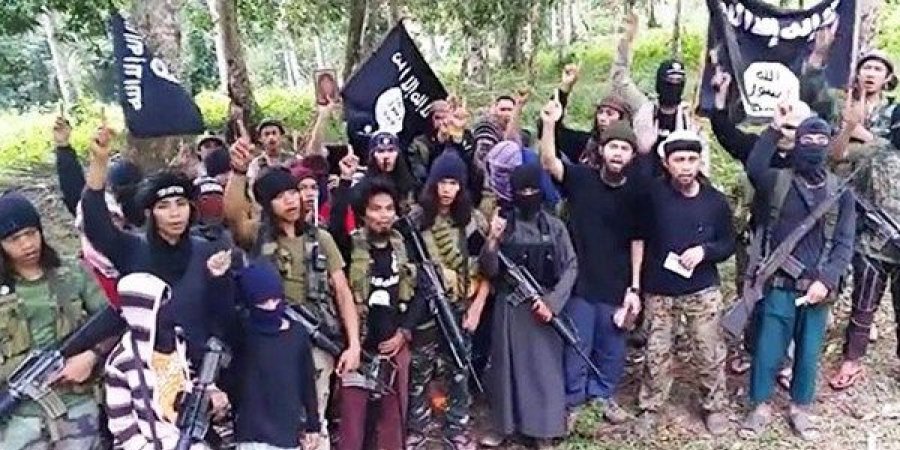 الفلبين: قيادي في جماعة "أبو سياف" يسلم نفسه للشرطة