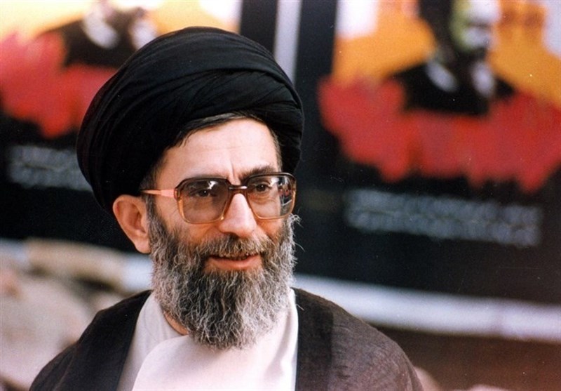 لمحة من لقاء اسرة الشهيد محمد باقر الصدر مع قائد الثورة الاسلامية