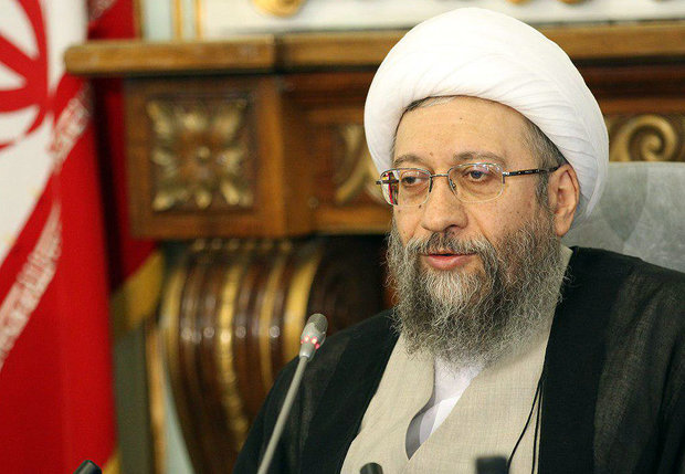آملي لاريجاني:على اميركا واذنابها القبول بالفشل بسوريا