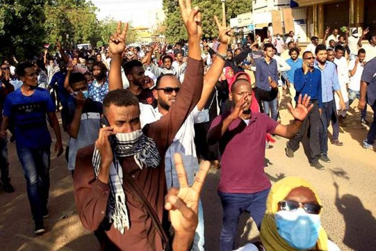اطلاق سراح 11 صحفيا محتجزين لدى السلطات الأمنية السودانية