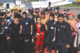 ေဒၚေအာင္ဆန္းစုၾကည္၏ ေတာင္ႀကီးၿမိဳ႕ ခရီးစဥ္အတြင္း တိုင္ၾကားစာမ်ား တင္ျပႏုိင္ေရးႀကိဳးပမ္း
