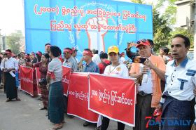 မႏၲေလး၌ ျပဳလုပ္သည့္ေျခဥျပင္ဆင္ေရးေထာက္ခံပြဲ လူသုံးေထာင္ေက်ာ္ တက္ေရာက္