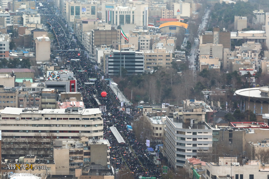 تصویری رپورٹ: ایران کے مختلف صوبوں میں 22 بہمن کے دن شاندار ریلیاں - 1