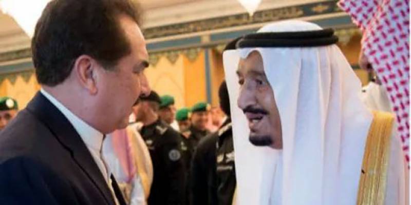 راحیل شریف کی شاہ سلمان کے ساتھ بیعت/ راحیل شریف شاہ سلمان کے "پروٹوکول افسر" بن کر رہ گئے