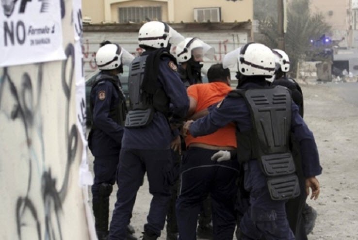 البحرين: اعتقال 3 شبان من منطقة الديه فجر اليوم