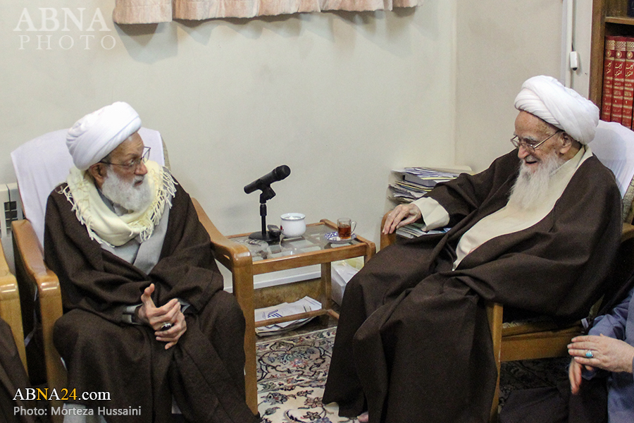 Berita Bergambar: Pertemuan Di Antara Ayatullah Isa Qassem Dan Ayatullah Gulpaygani