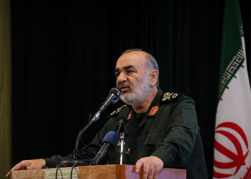 العميد سلامي: ترامب يقود الغرب نحو الهاوية