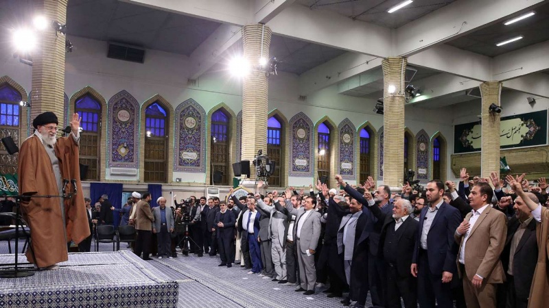 رہبر انقلاب اسلامی سے ذاکرین اور مداحوں کی ملاقات + تصاویر