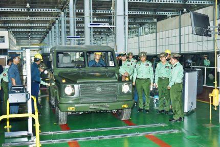 တပ္မေတာ္က ကိုယ္ပိုင္ဒီဇိုင္းျဖင့္ ကားအစီး ၁၀၀ ထုတ္လုပ္ႏိုင္ၿပီဟု ဗိုလ္ခ်ဳပ္မႉးႀကီး ေျပာ