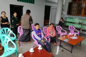 သတင္းေထာက္ႏွစ္ဦးကို ခ်ဳပ္ေႏွာင္အႏုိင္က်င့္သည့္ သခင္စစ္ကုမၸဏီမွ ေျခာက္ဦးကို ပုဒ္မငါးခုျဖင့္ အမႈဖြင့္ က်ဴးလြန္သူမ်ား အာမခံရရွိ၊ 