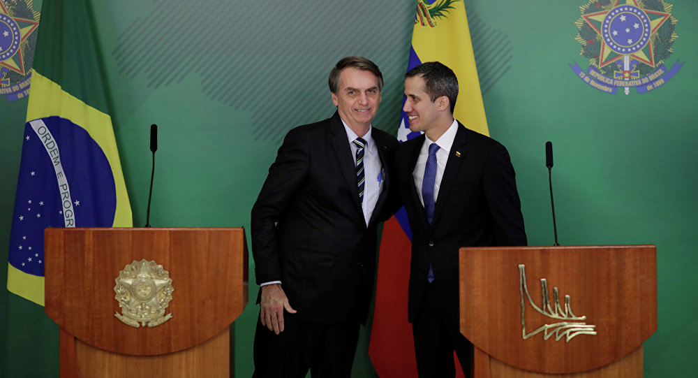 Bolsonaro endossa Guaidó e venezuelano diz que voltará ao seu país 'apesar das ameaças'