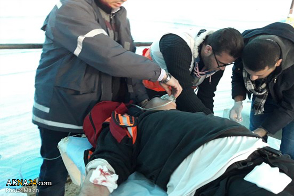 At least 17 Palestinians injured during weekly Gaza protest / Pics