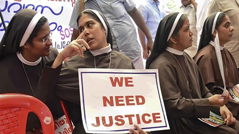 پادریوں کی جنسی ہراسگی اور جنسی زیادتیوں کا نشانہ بننے والی خواتین سامنے آگئیں