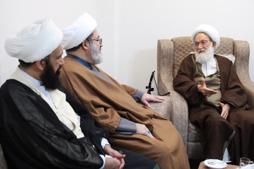 معاون الامين العام لحركة النجباء يلتقي مع "آية الله عيسى قاسم"
