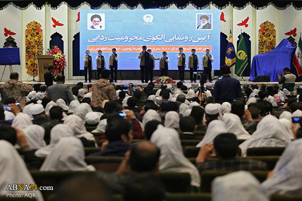 Astan Quds Razavi gifts 800 young couples with dowries