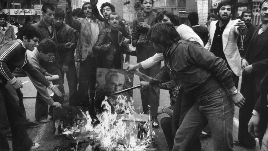 “Las protestas contra el último dictador de Irán se originaron por su dependencia a la agenda políticamente de Occidente” 