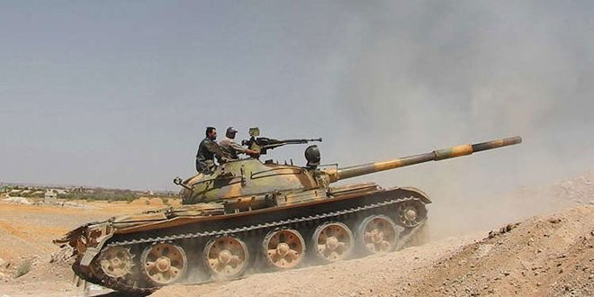 L’armée détruit des véhicules et des repaires des terroristes en riposte à leurs attaques contre la ville de Massiaf