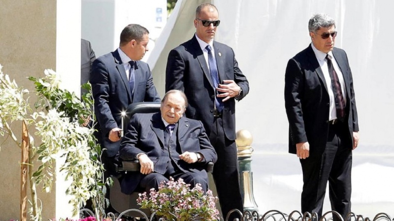 Bouteflika umalis mula sa pag-nominate ng pangulo sa eleksyon ng pampanguluhan 